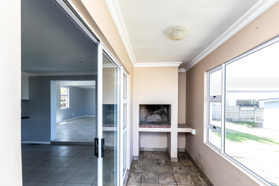 4 Bedroom Property for Sale in Kidds Beach Eastern Cape